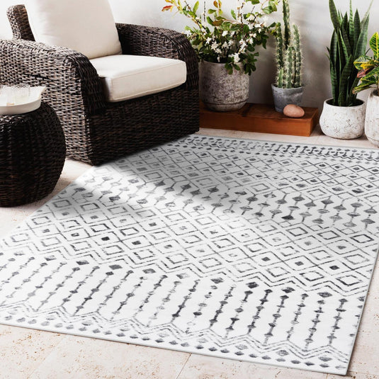 Magnolia Geometric Area Rug 7613