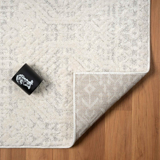 Traditional Tribal Cream 135 Area Rug