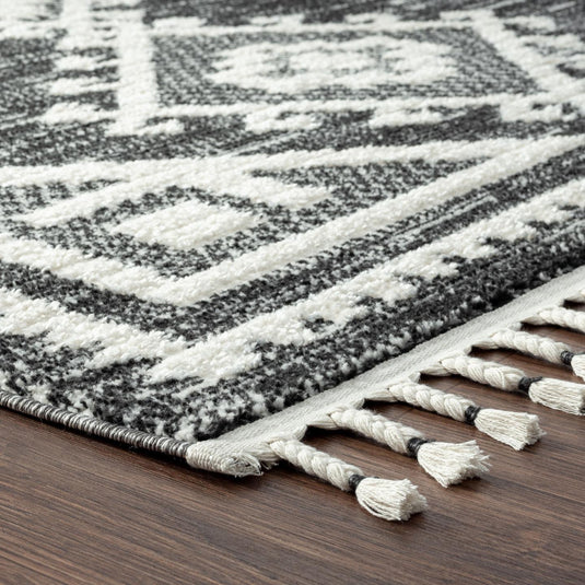Geometric-area-rug-black