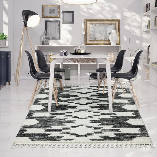 black-geometric-rug