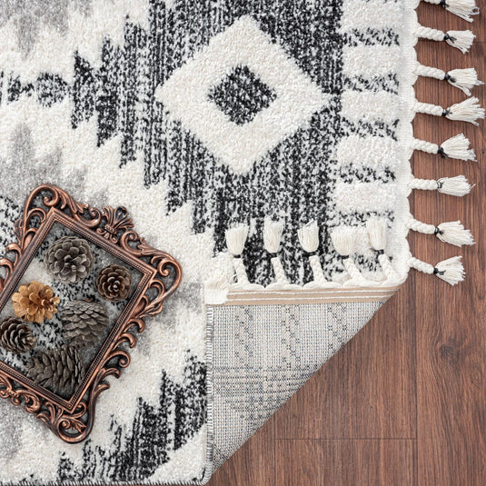 Ibiza 7898 Moroccan Diamond Area Rug - Modern Area Rugs by Luxe Weavers®