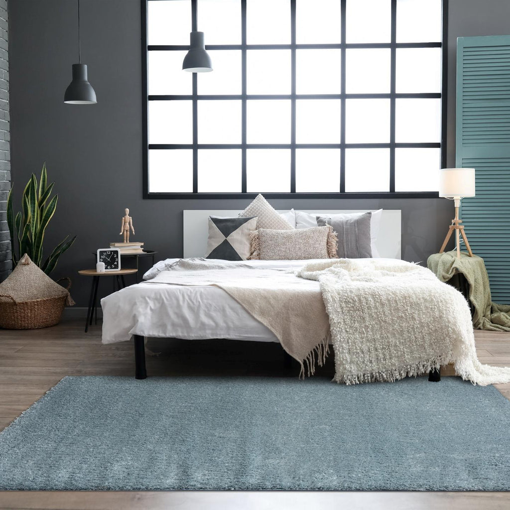 Blue-bedroom-plush-rug
