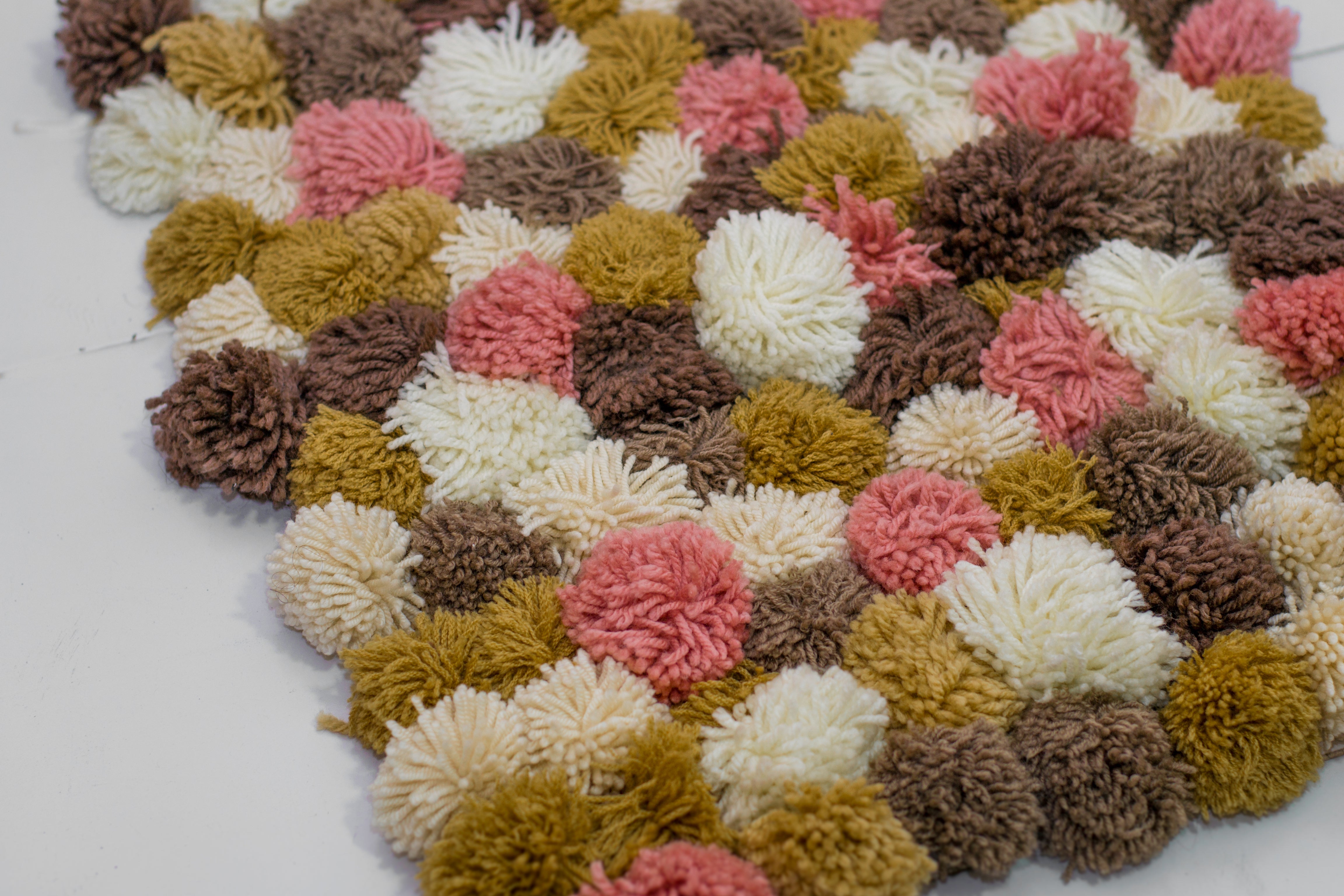 6 of the Best Video Tutorials for Making a DIY Rag Rug