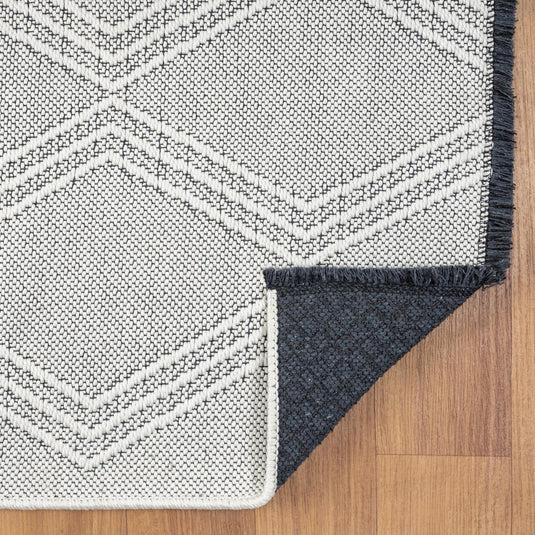 Modern Farmhouse 1942 Diamond Pattern Washable Area Rug