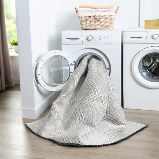 Modern Farmhouse 1942 Diamond Pattern Washable Area Rug