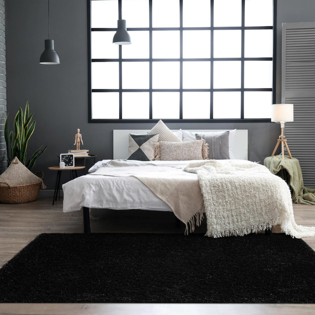 Black-bedroom-plush-rug