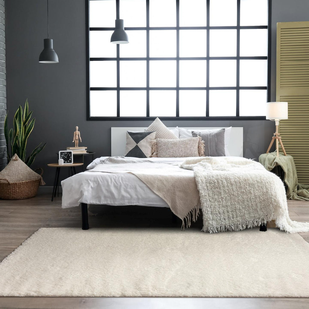 white-bedroom-plush-rug